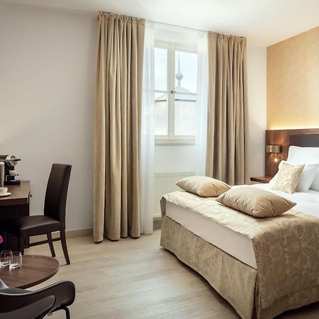 Michelangelo Grand Hotel Prague Exterior photo A room at the hotel