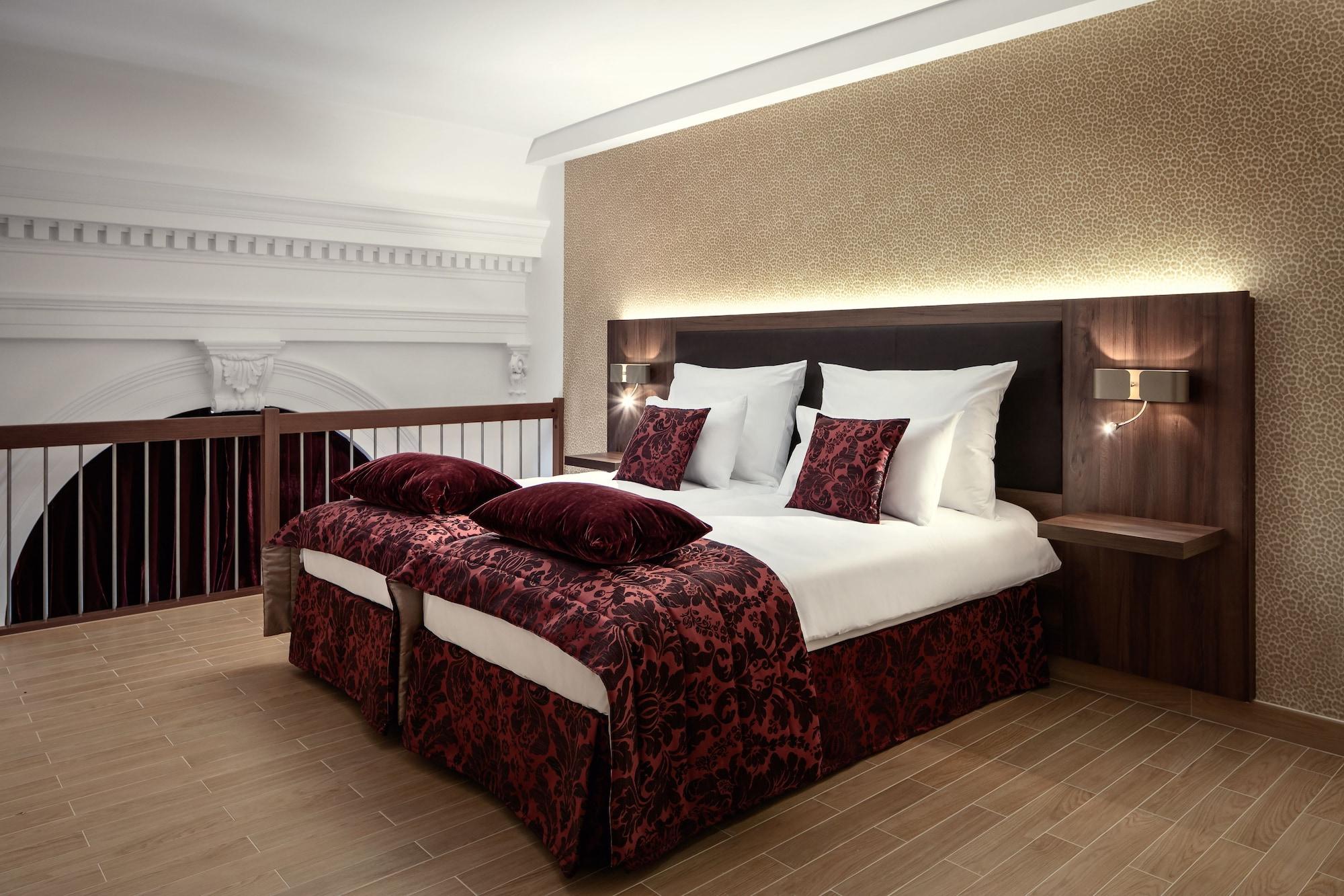 Michelangelo Grand Hotel Prague Exterior photo A bedroom at the hotel
